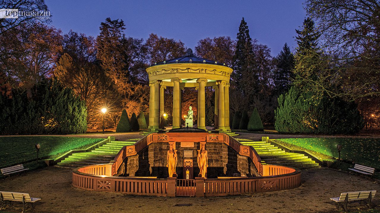 Der Elisabethenbrunnen im Kurpark Bad Homburg hatte einen wesentlichen Anteil am Aufstieg der Stadt zu einem weltbekannten Heilbad. Der Elisabethenbrunnen im Kurpark Bad Homburg hatte einen wesentlichen Anteil am Aufstieg der Stadt zu einem weltbekannten Heilbad.