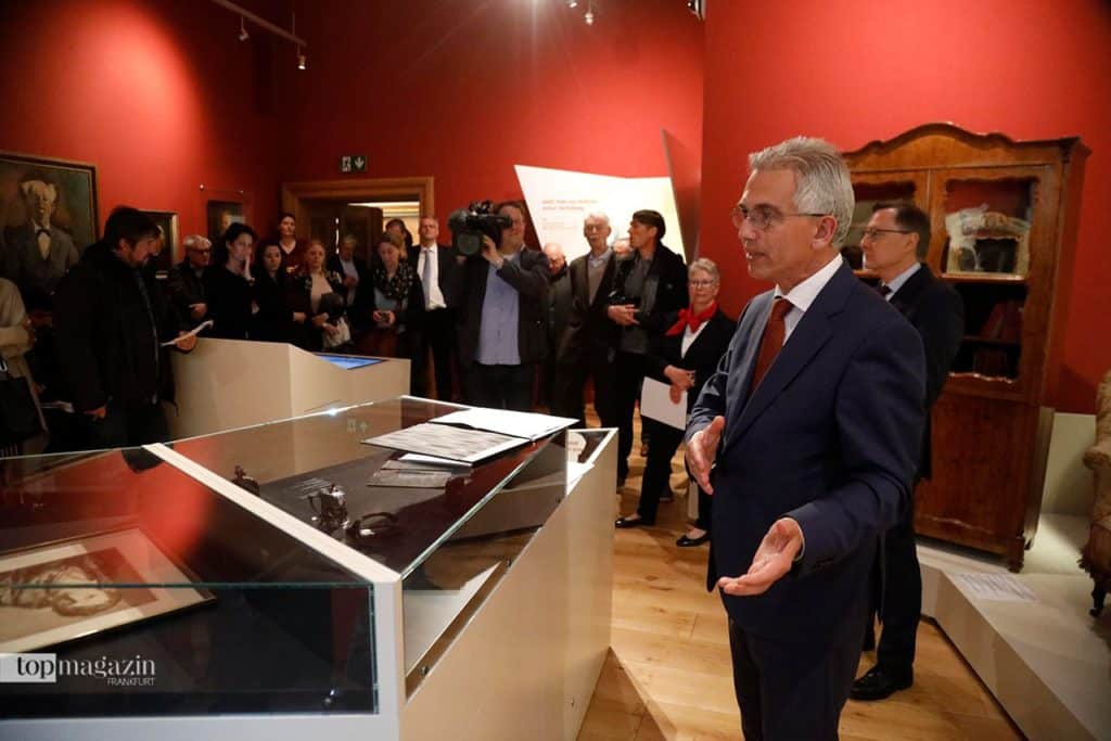 Vorstandsvorsitzender der Frankfurter Sparkasse Robert Restani, Oberbürgermeister Peter Feldmann und Schauspieler Michael Quast bei der Eröffnung des Stoltze-Museums. (Foto Reuss) Oberbürgermeister Peter Feldmann bei der Eröffnung des Stoltze-Museums (Foto Reuss)