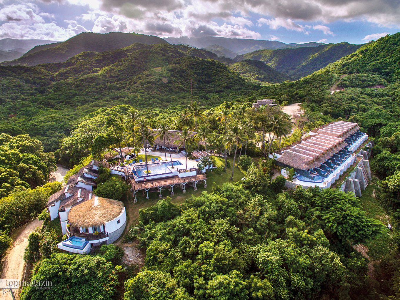 Die Casa Bonita Tropical Lodge liegt eingebettet zwischen grünen Berghängen und lebhaften Flüssen mit grandiosem Blick auf das Karibische Meer Die Casa Bonita Tropical Lodge liegt eingebettet zwischen grünen Berghängen und lebhaften Flüssen mit grandiosem Blick auf das Karibische Meer