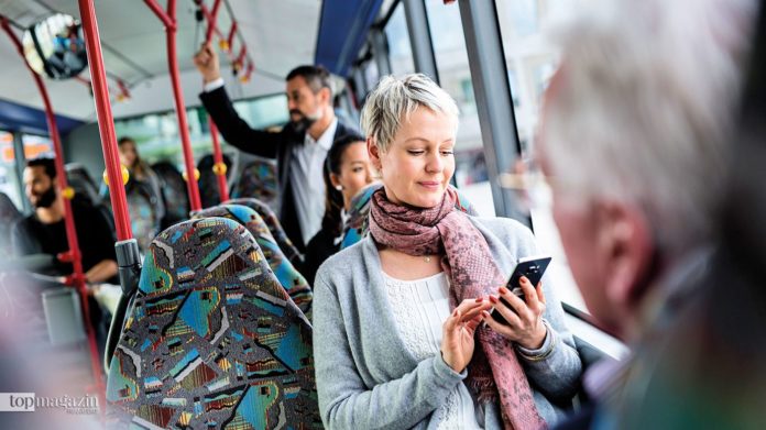 Die App Mobility inside ermöglicht das verbund- und verkehrsmittelübergreifende „Informieren, Buchen und Bezahlen“