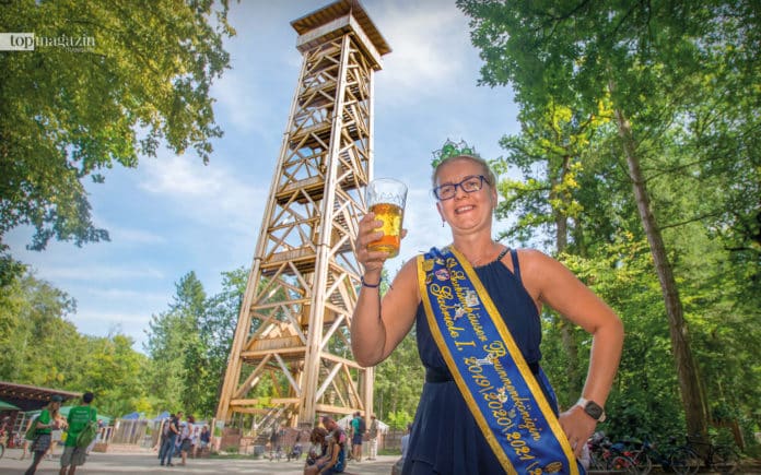 Auf die Regentschaft- Die Sachsenhäuser Brunnenkönigin Gabriele I. darf noch ein Jahr länger Königin sein