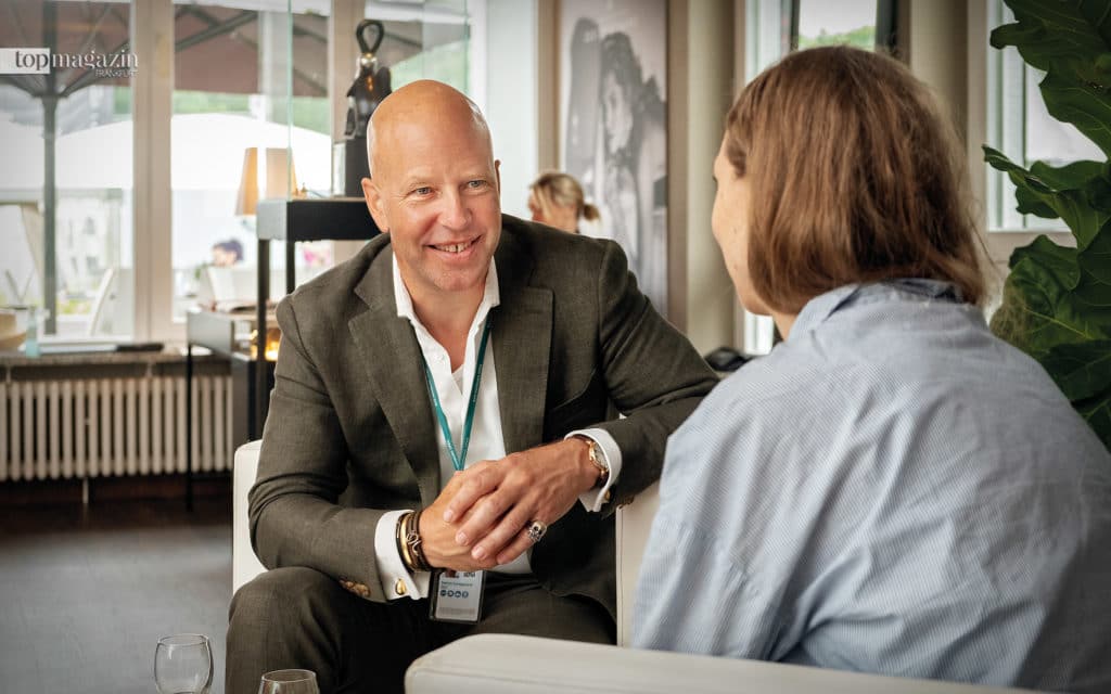 Søren Lynggaard im Gespräch mit Redakteurin Laura Uebel