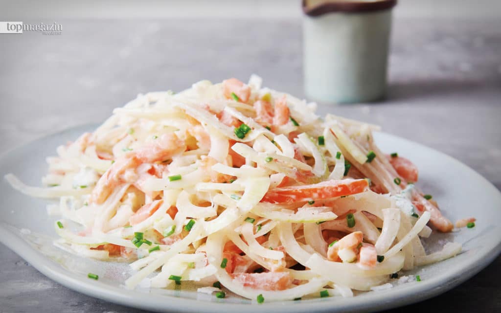 Zwiebel, Tomate, Joghurt, Schnittlauch