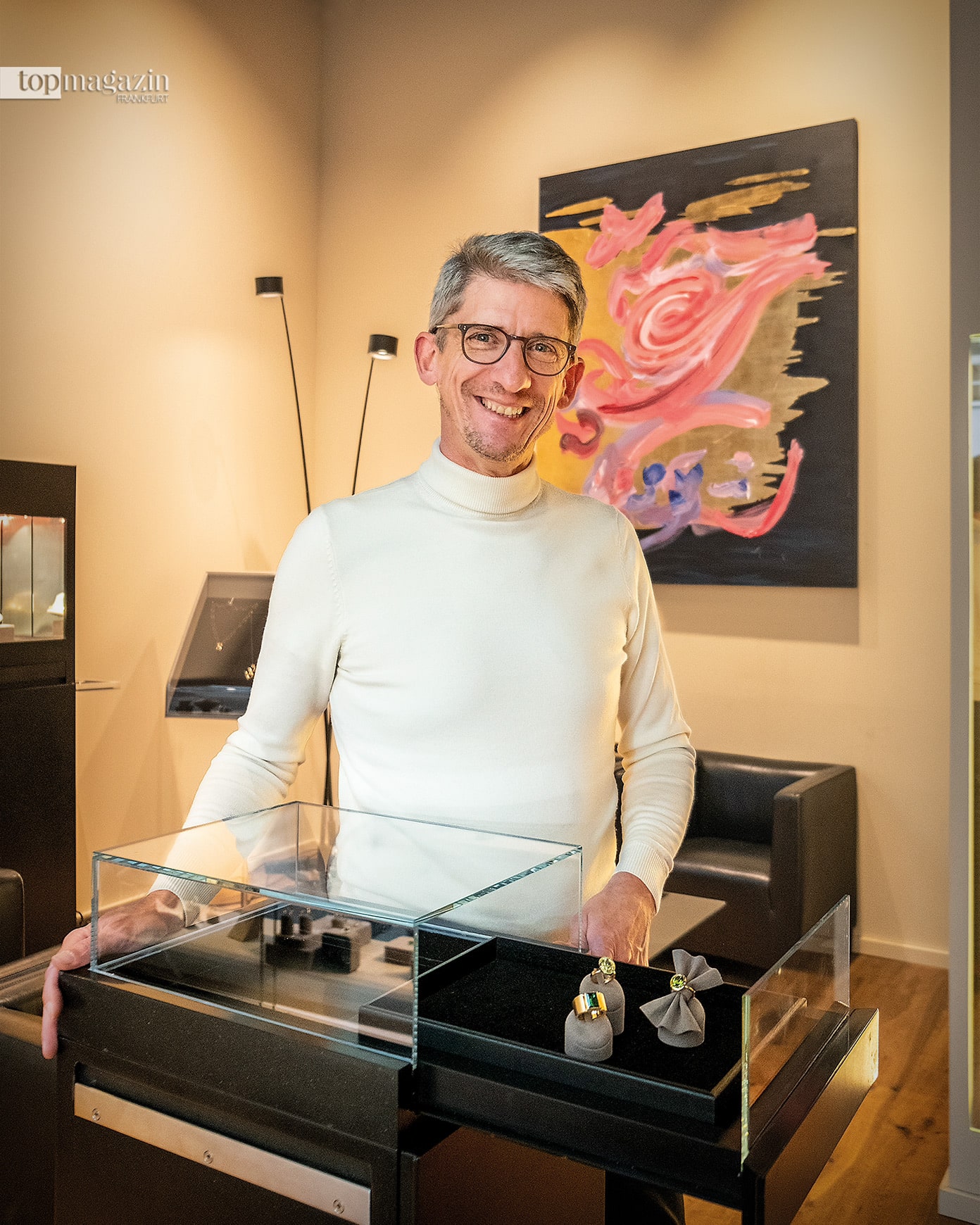 Juwelier Georg Rentmeister spezialisiert sich in seinem Geschäft in der Braubachstraße 27, auf Farbedelsteine