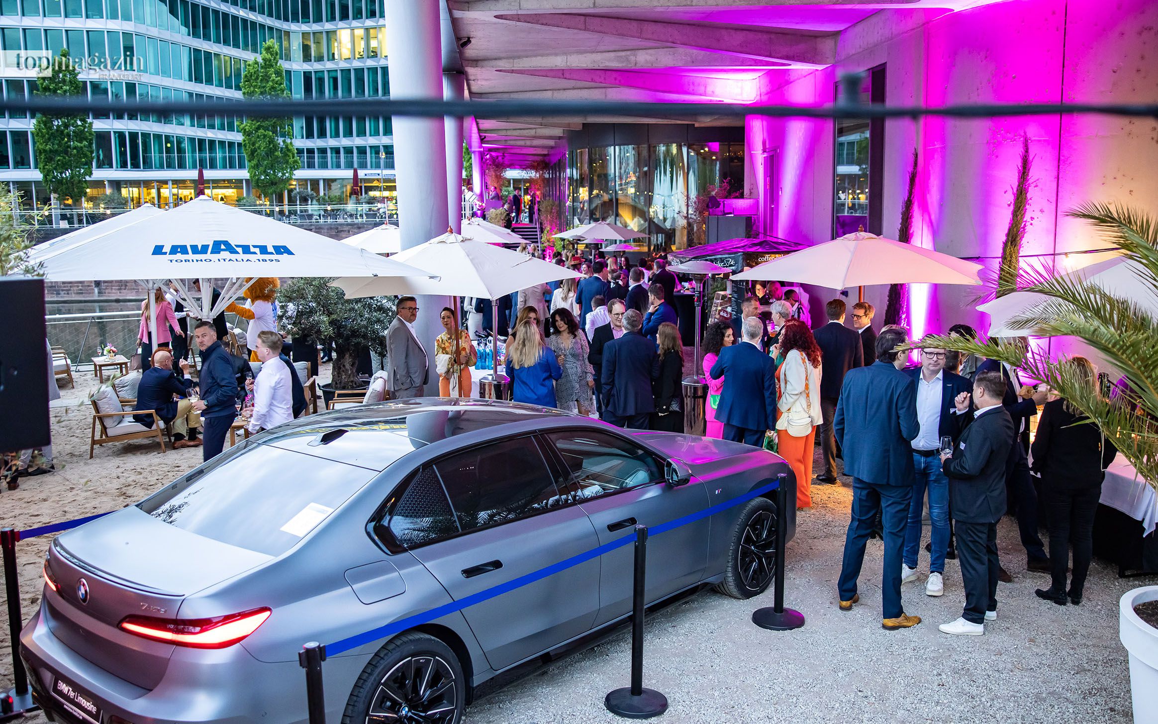 Top Lounge in der Frankfurter Botschaft: Business, Beach & BBQ