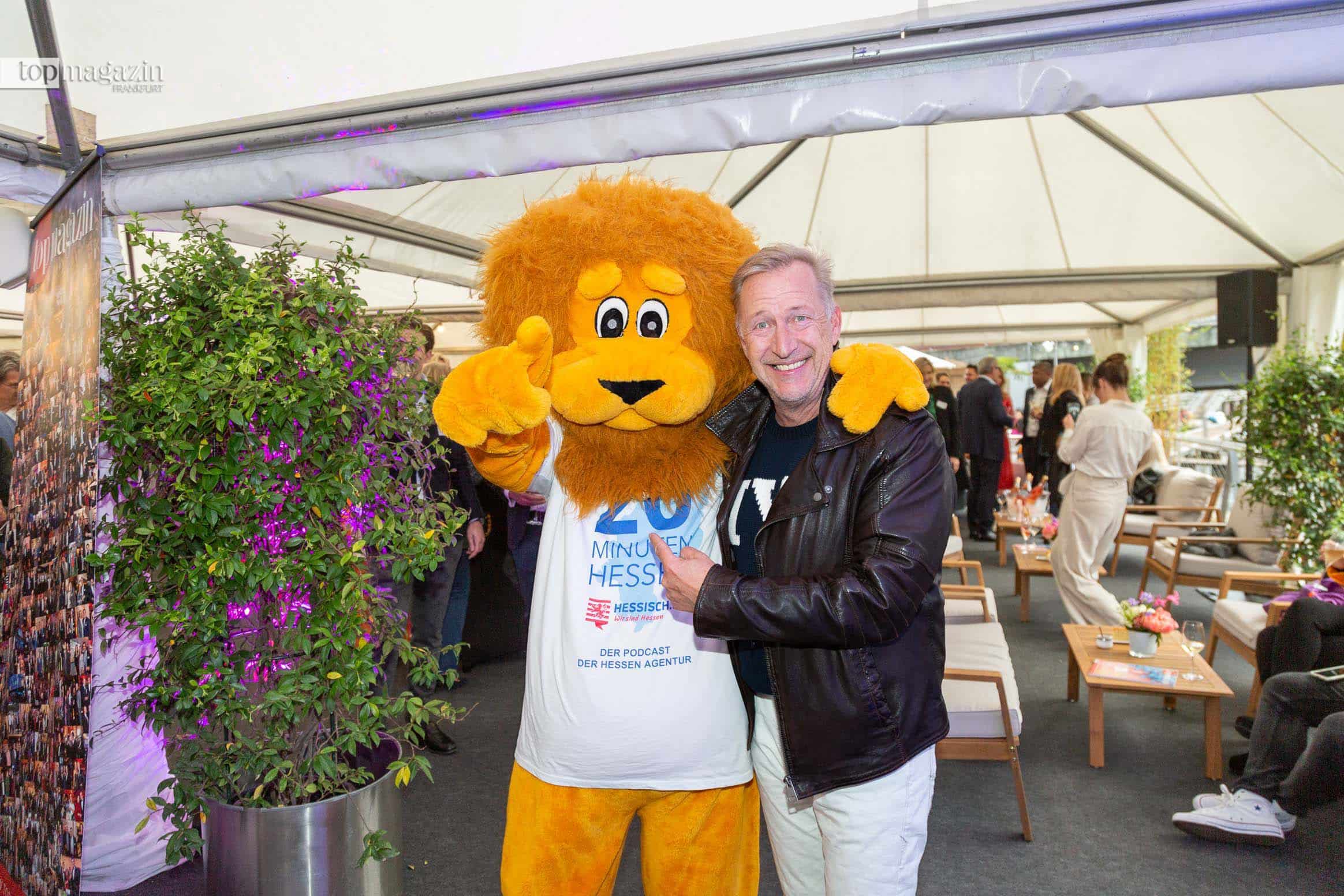 Top Lounge in der Frankfurter Botschaft: Business, Beach & BBQ