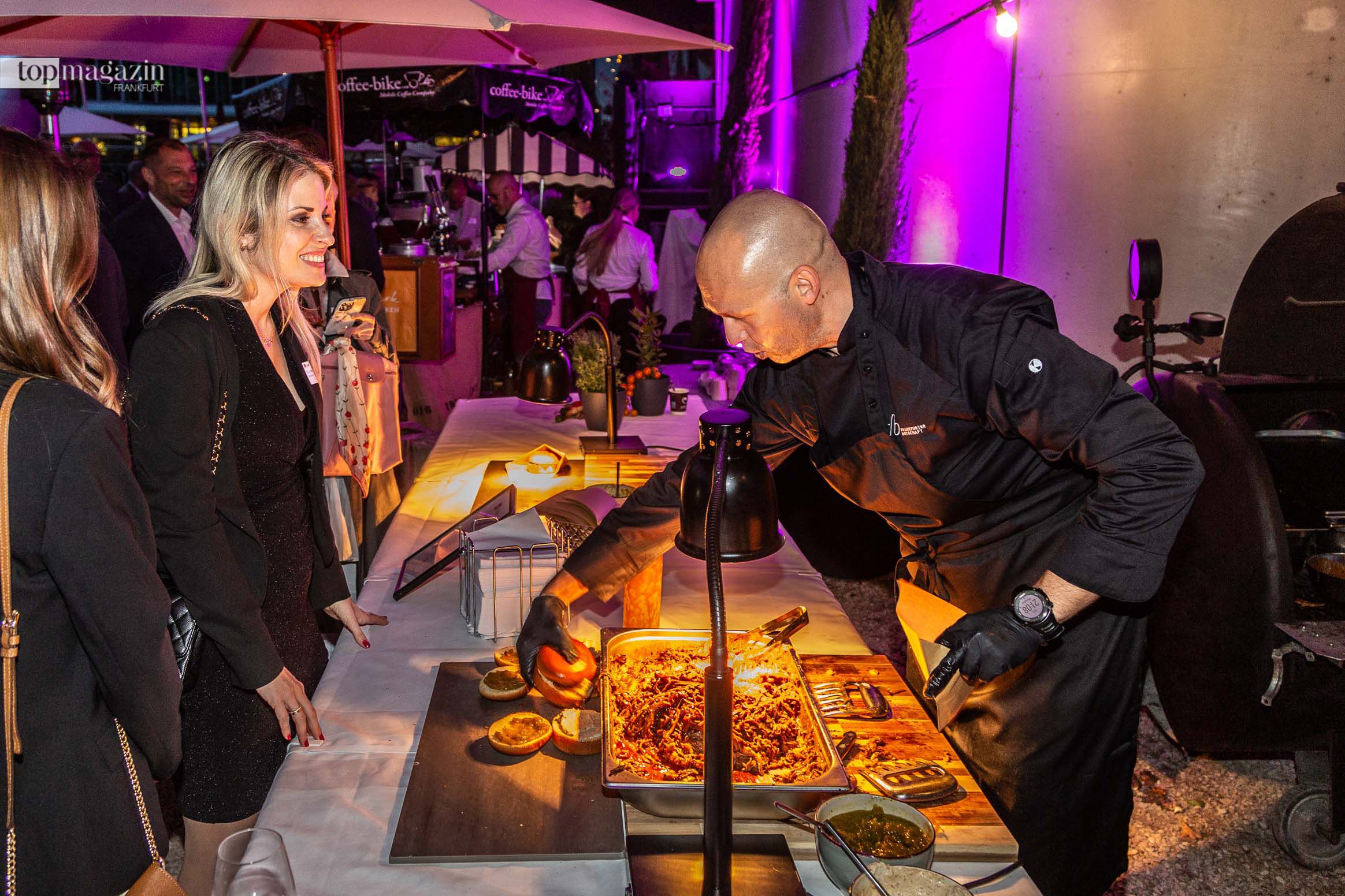 Top Lounge in der Frankfurter Botschaft: Business, Beach & BBQ