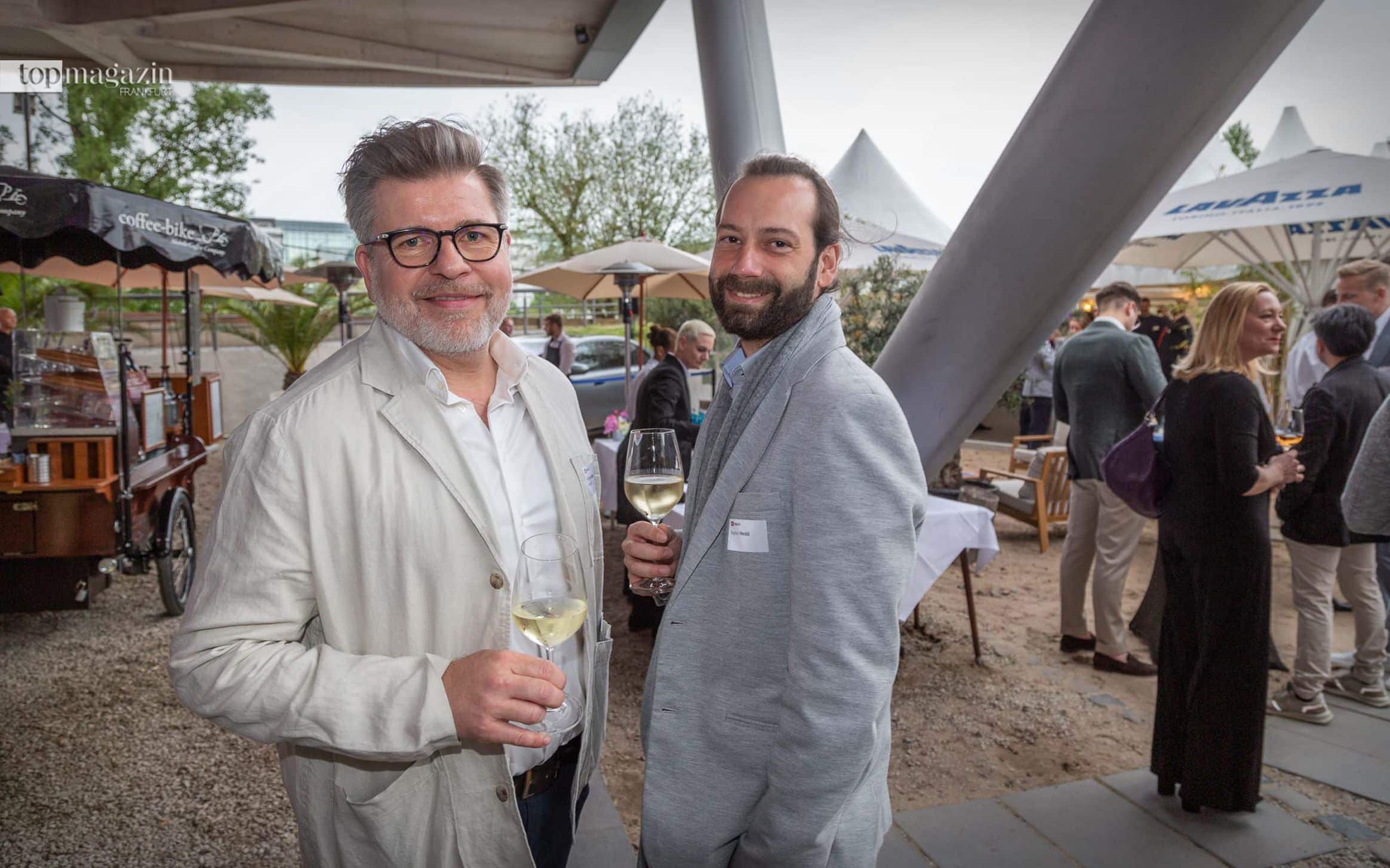 Top Lounge in der Frankfurter Botschaft: Business, Beach & BBQ