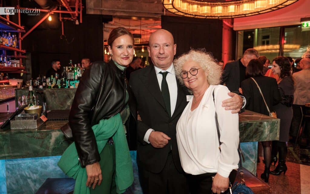 Christina Germann (Igneo), Frank H. Klaas (Geely) und Carmen Rojan-Merz (Top Magazin)