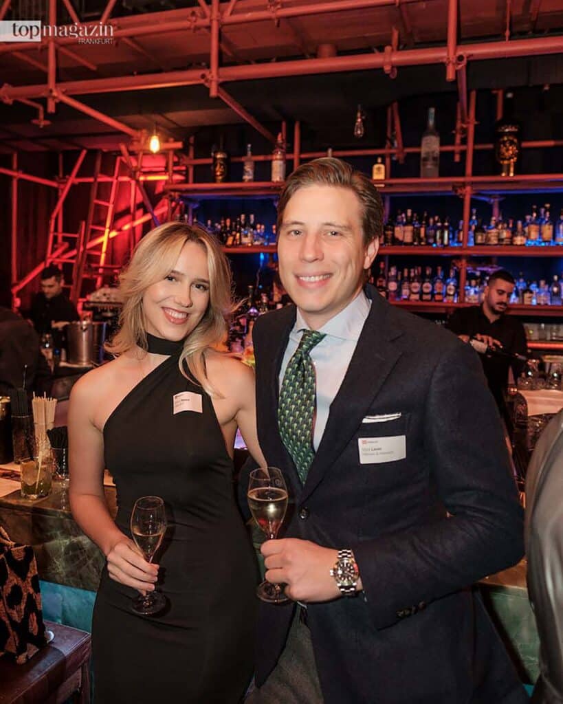 Max Lauer (Hansen & Heinrich) mit seiner Freundin Emma Hesse (Oddo BHF)