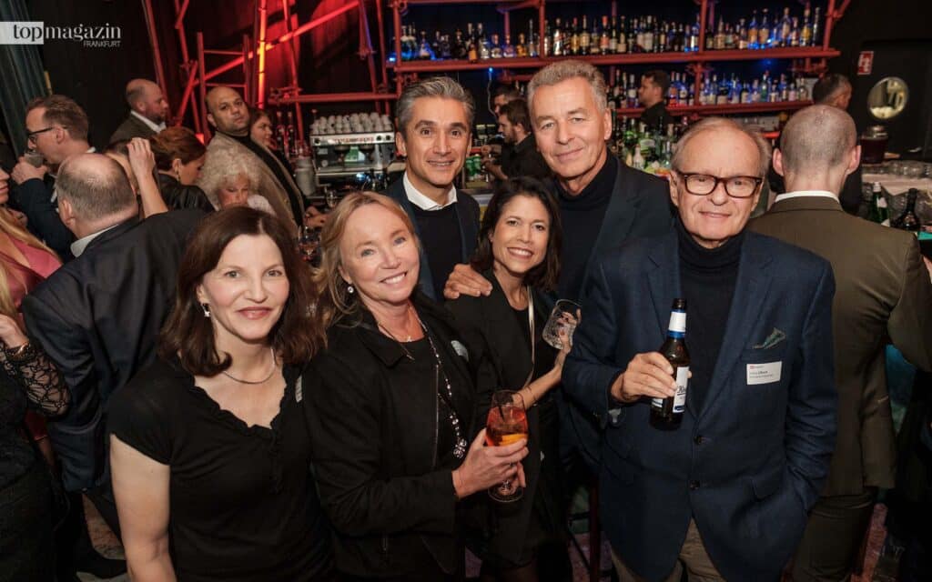Sandra Schellhase (MainKind) mit UIC-Präsidentin Barbara von Stechow, José Martínez (G&P), Jennifer Ussner (Atelier Markgraph), Messechef Detlef Braun und Hans Ullrich (Kronenschlösschen)
