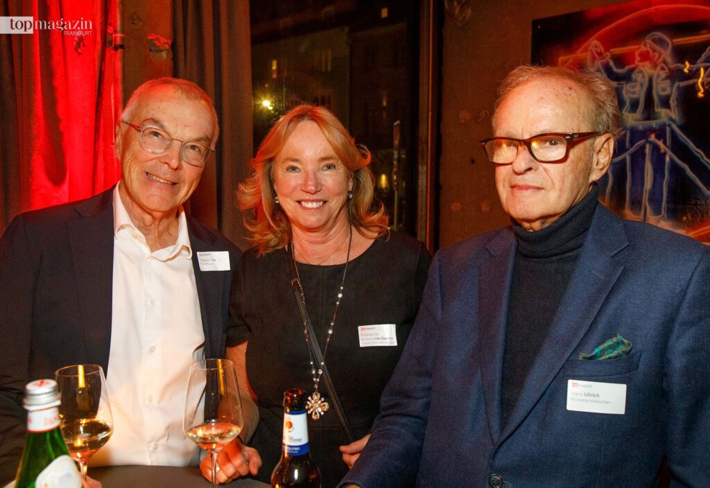 Thomas Zorn (Top Magazin) mit Galeristin Barbara von Stechow (Union International Club) und Hans B. Ullrich (Kronenschlösschen Rheingau)