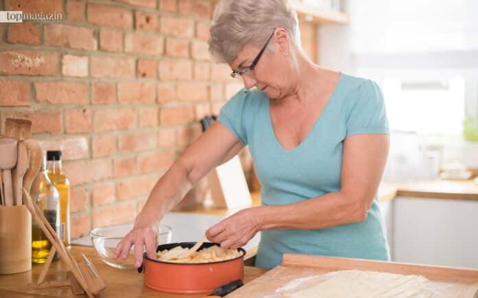 Bei Oma schmeckt der Kuchen am besten (Foto: gpointsudio)