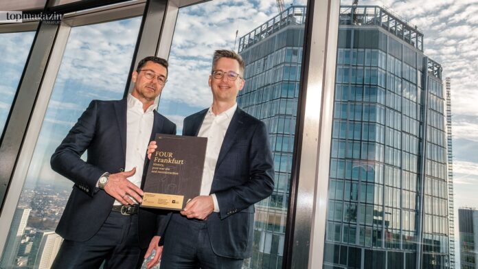 Groß & Partner Geschäftsführer Jens Hausmann mit Compass-CEO Dr. Christian Funk