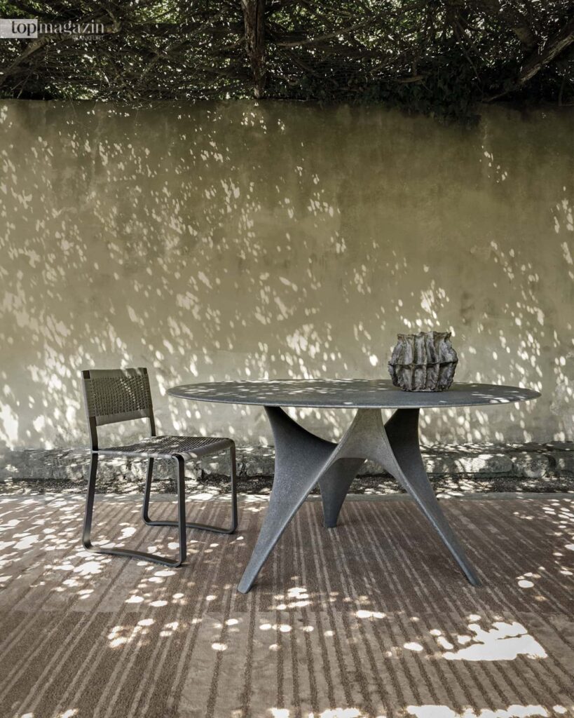 Der Arc Table und der Green Point Chair von Molteni (Foto: Molteni)