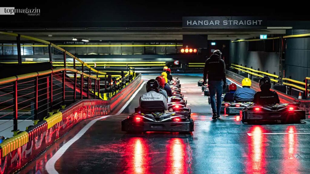 Die moderne Indoor-Kartbahn in Groß-Zimmern (Foto: Fahrwerk)