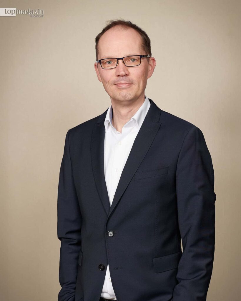 Jan Funke ist Betriebsleiter Digitale Kanäle bei der Frankfurter Sparkasse, die Bank bietet Gold in Form von Münzen und Barren zum Kauf an (Foto: Frankfurter Sparkasse)