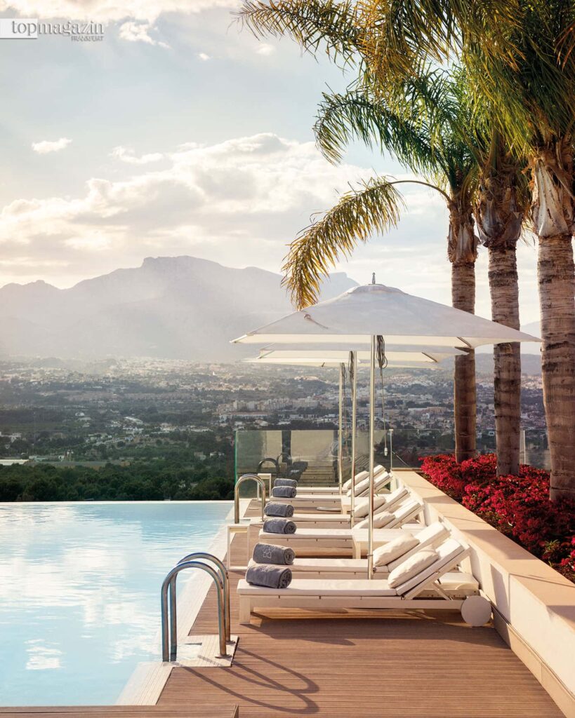 Vom Infinity Pool der Sha-Wellnes Clinic aus hat man einen tollen Ausblick auf Alicante (Foto: Sha-Wellness Clinic)