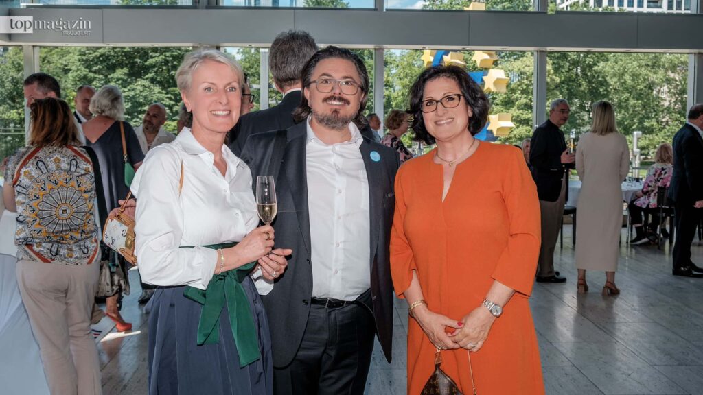 Moderator Stephan Hübner führte kurzweilig durch die Matinee, hier mit Dr. Petra Krause und Nikol Fürst