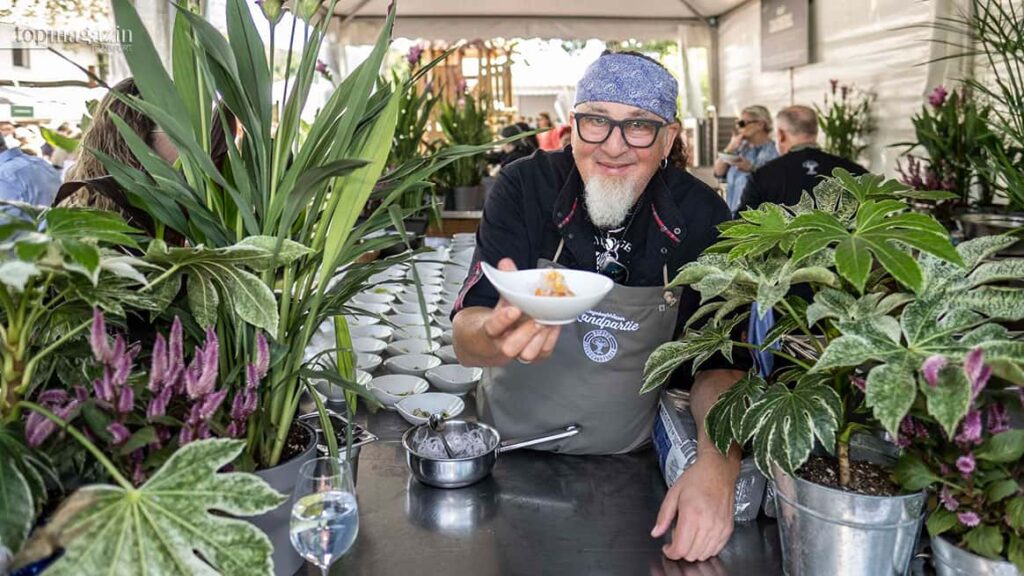 Koch-Rebell Stefan Marquard kreierte Ceviche vom Estland-Zander mit Süßkartoffel und schwärmte: „Die Landpartie Dagobertshausen ist das absolute Jahreshighlight.“