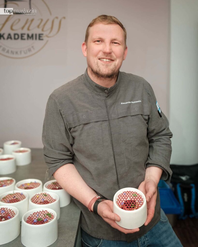 Alexander Hohlwein vom 360° in Limburg, wurde in „Frankfurt geht aus 2025“ zum besten Koch des Rhein-Main-Gebiets gekürt, begeisterte mit Rindertartar, Beeftea und Rote Bete
