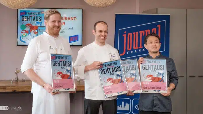 Die drei Besten: Ricky Saward (Seven Swans), Andreas Krolik (Lafleur), Masaru Oae (Masa Japanese Cuisine) bei der Verleihung in der Kategorie „Frankfurt exklusiv“ in der Genuss Akademie