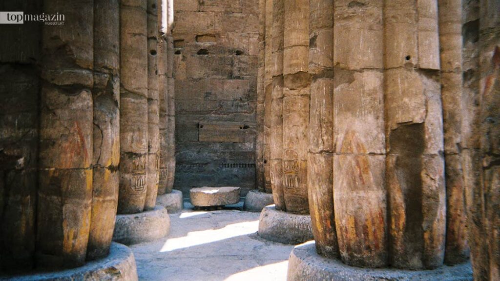 Blick in den Tempel von Luxor, fotografiert von Prinzessin Sirivannavari bei ihrer Ägyptenreise 2022 (Foto: Leica Camera AG)
