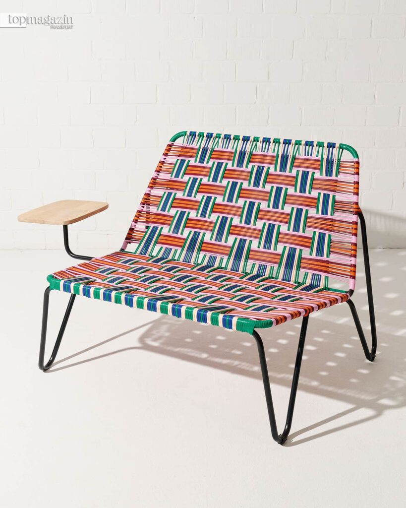 Der Prii Love Seat von Tucurinca kann sowohl drinnen, als auch draußen genutzt werden (Foto: Dorothee Schumacher)