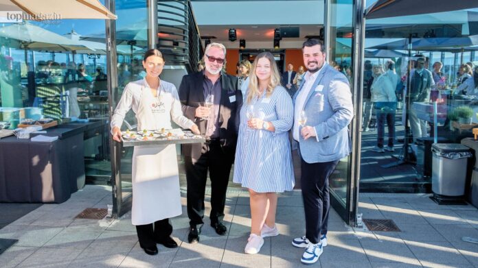 Alexandra serviert Rindertatar und Gelbschwanzmakrele, Stephan Kuffler, Verkaufsleiterin Lena Volkmann und Upper East Site-Geschäftsführer Richard Schmitz freuen sich auf den Start der neuen Veranstaltungslocation