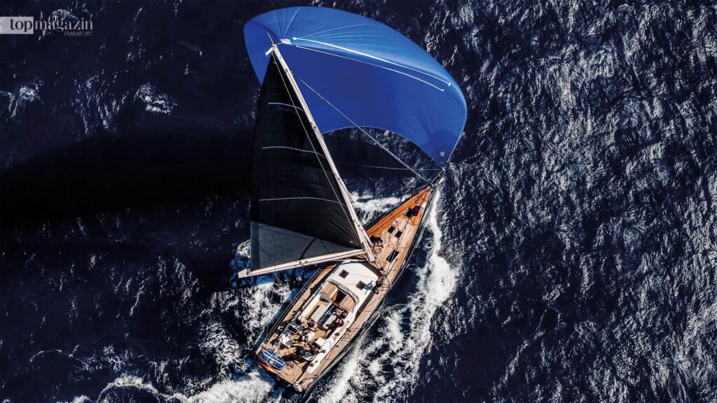 Die Contest C62 gleitet elegant über das Wasser (Foto: Contest)