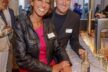 Ergiye Zekinos Suedvers mit Kim Andre Vives Suedvers an der Bar