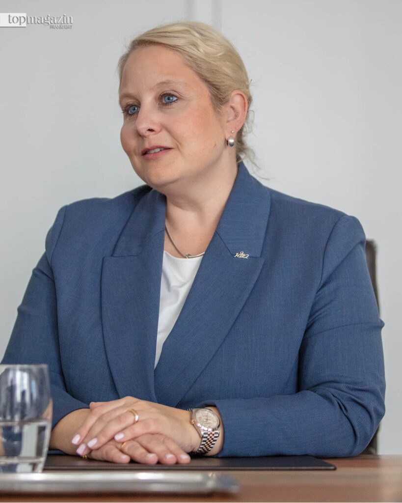 Julia Waskönig ist als Vertriebsleiterin Finanzierung Private Kunden bei der Frankfurter Sparkasse tätig (Foto: Holger Peters)