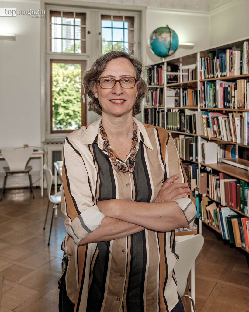 Larissa Förster fortalece a cena cultural de Frankfurt como diretora do Museu Weltkulturen (Foto: Top Magazin Frankfurt)