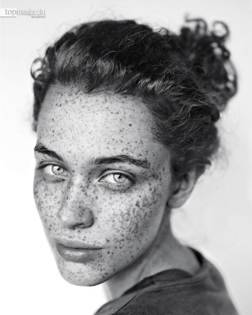 Laura, fotografiert von Manuel Pandalis für seine Porträt-Serie „Pure“ (Foto: Manuel Pandalis)