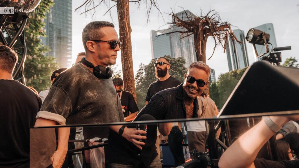 Various DJs provide the perfect beat and make the BamBam session a special day drinking experience (Photo: Christopher Lehmann)
