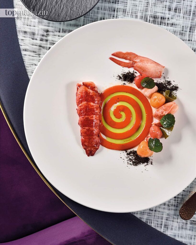 Aufwendig angerichteter Hummer Astice all'arrabbiata im Restaurant Le Gardenie.