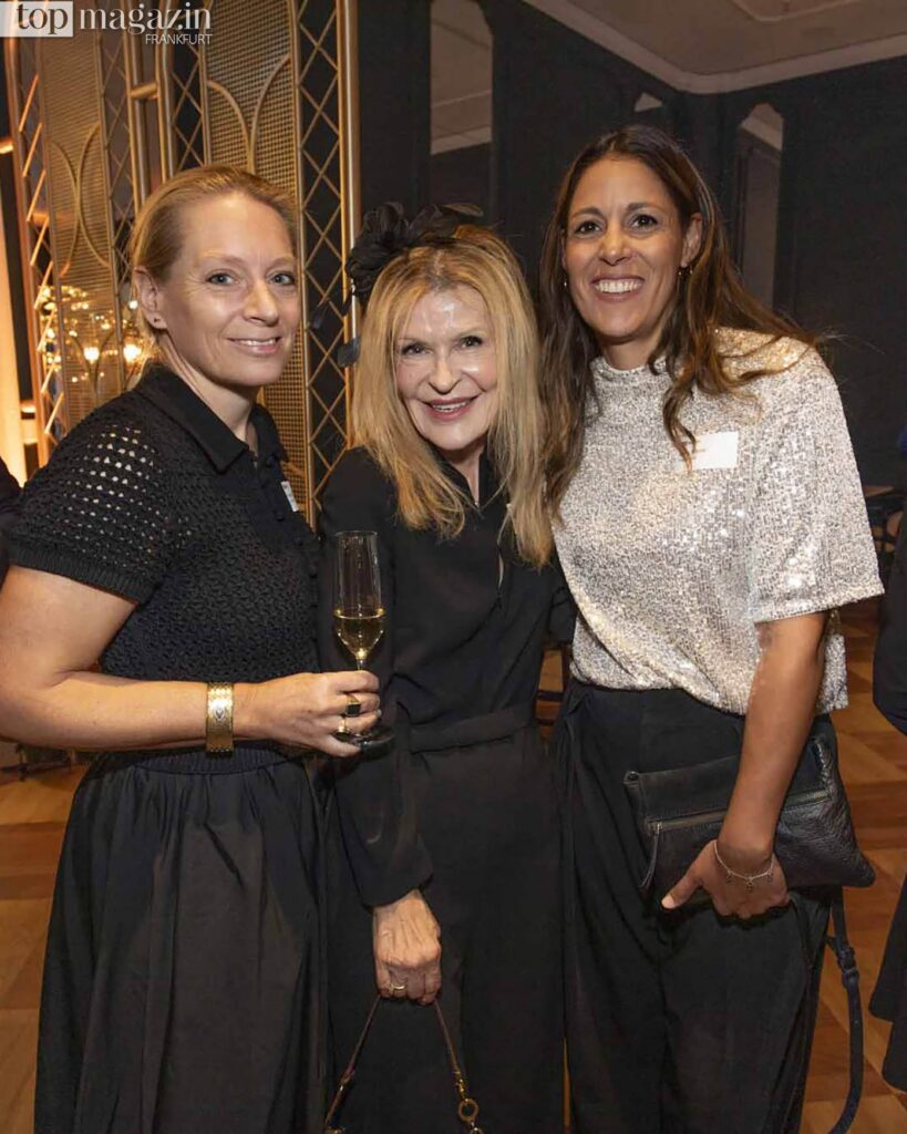 Angelika Heinbuch (Fraport) mit Eleonore Schmidt (Top Magazin) und Doris Rösner (Fraport)