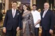 Das Taj Team mit Spiridon Sarantopoulos Senior Vice President Europe USA Hotelmanagerin Tanika Taneja Kuechenchef Nilesh Dangwal Bombay Brasserie und General Manager Albert Mayr