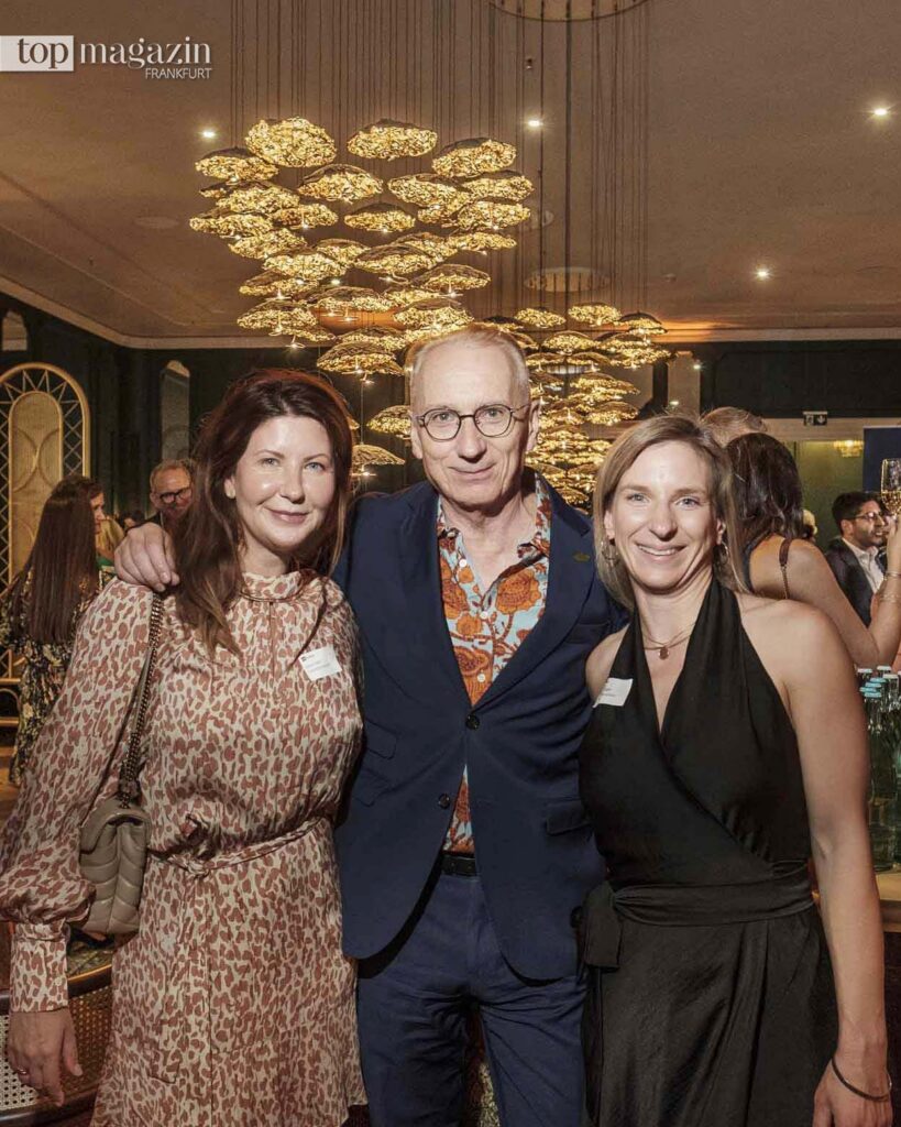 Elena Funk und Saskia Krüger (beide Hyundai) mit Michael Hohmann (Top Magazin),