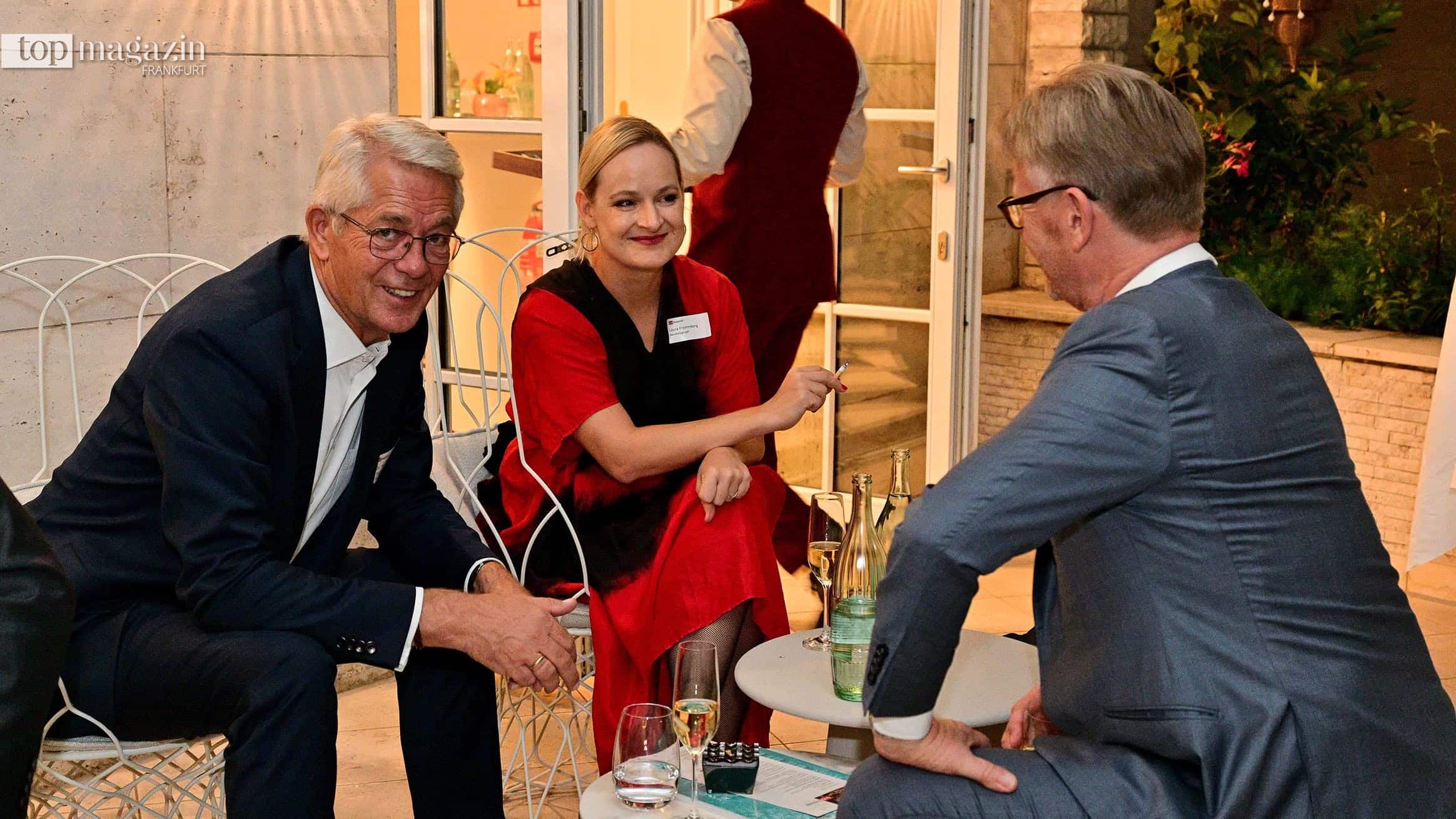Fachsimpeln auf Flughöhe - Fraport-Chef Dr. Stefan Schulte mit Laura Frommberg (Aerotelegraph) und Condor-CEO Peter Gerber
