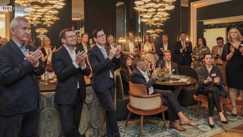 Festlicher Rahmen in der Bombay Brasserie und beste Stimmung unter den Gästen
