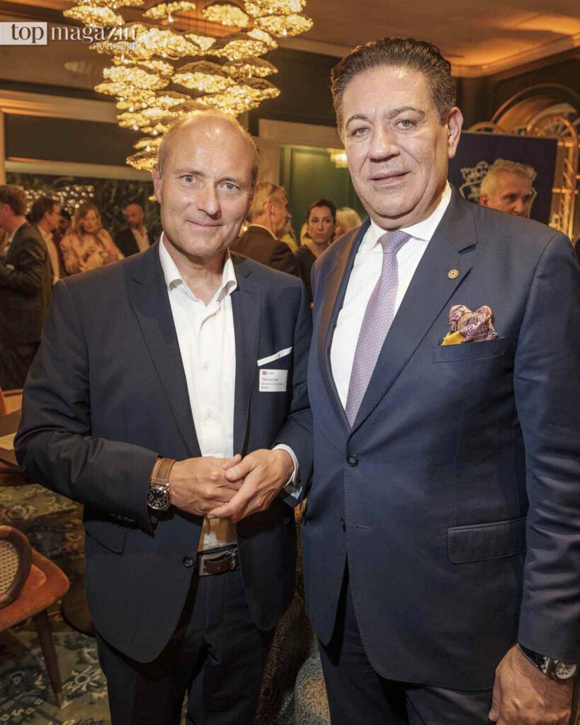 Frankfurts Tourismus-Chef Thomas Feda mit Spiridon Sarantopoulos (Taj Hotel Senior Vice President Operations Europe & USA)