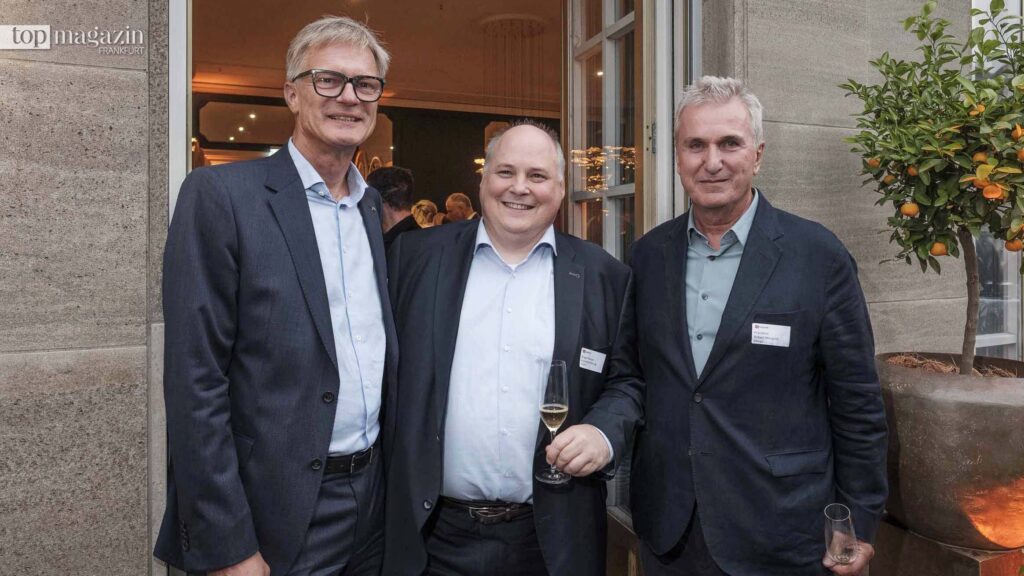 Marc Boderke (Mercedes-Benz Frankfurt), Ansgar Roese (Wirtschaftsförderung Frankfurt) und Robert Mangold (Gesellschaftshaus Palmengarten)