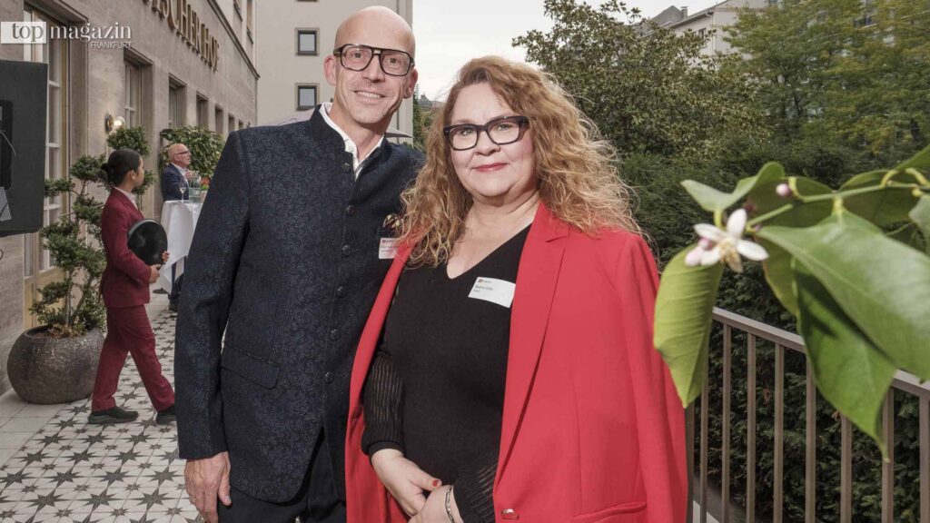 Robert Simonsen (Mallomer) und Nadine Götz (DVAG)
