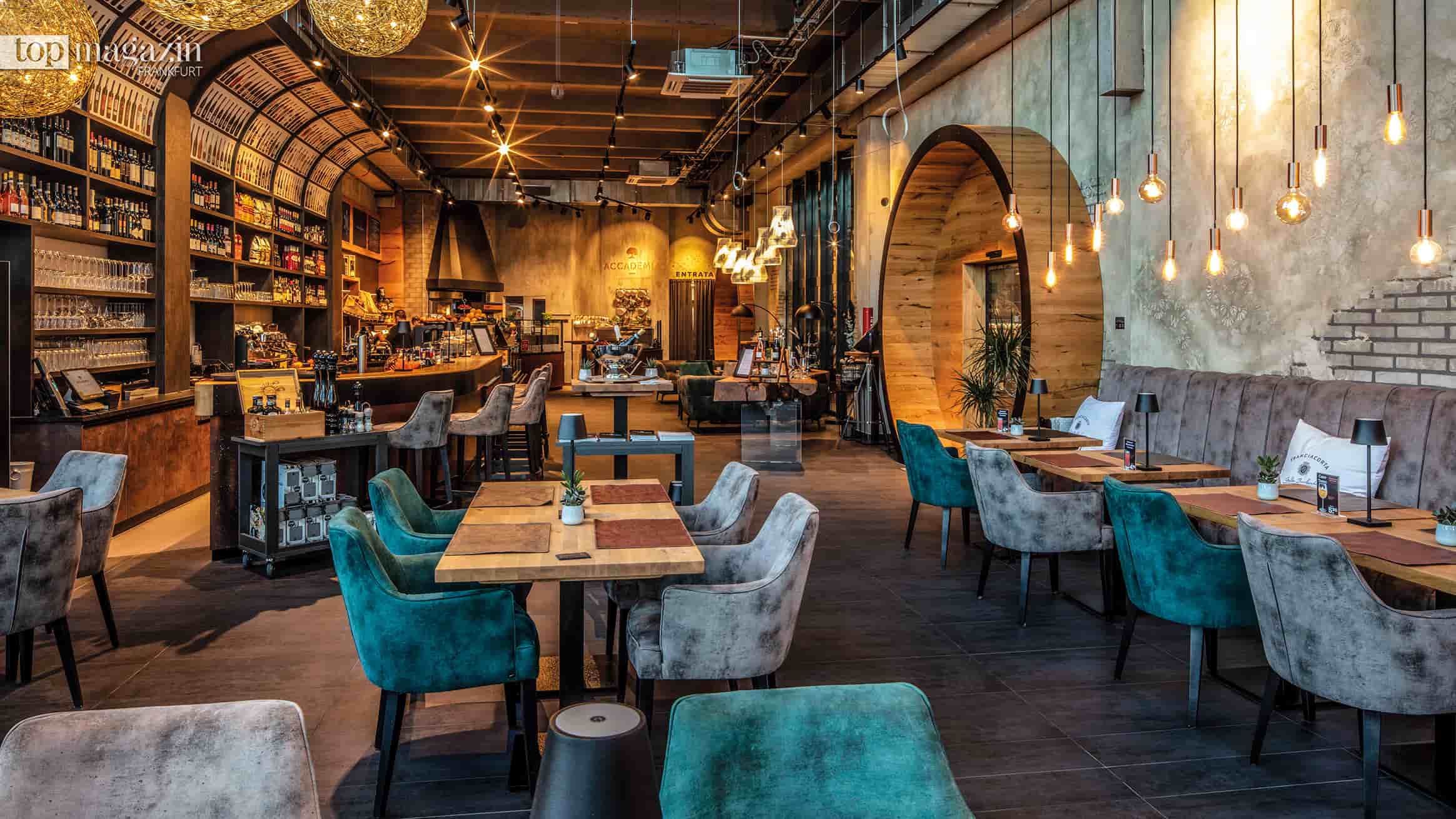 Stilvolles Ambiente im Restaurant Accademia 91 im Waurig Flagship Store Hammersbach
