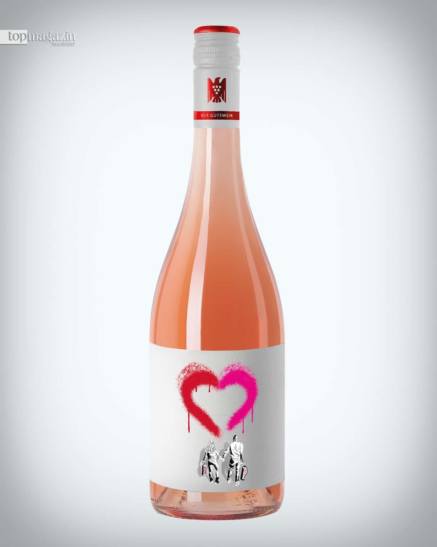 Das Etikett des diesjährigen Love and Hope Rosés von St. Antony schmückt ein Kunstwerk des Künstlers Ziro Das Etikett des diesjährigen Love and Hope Rosés von St. Antony schmückt ein Kunstwerk des Künstlers Ziro